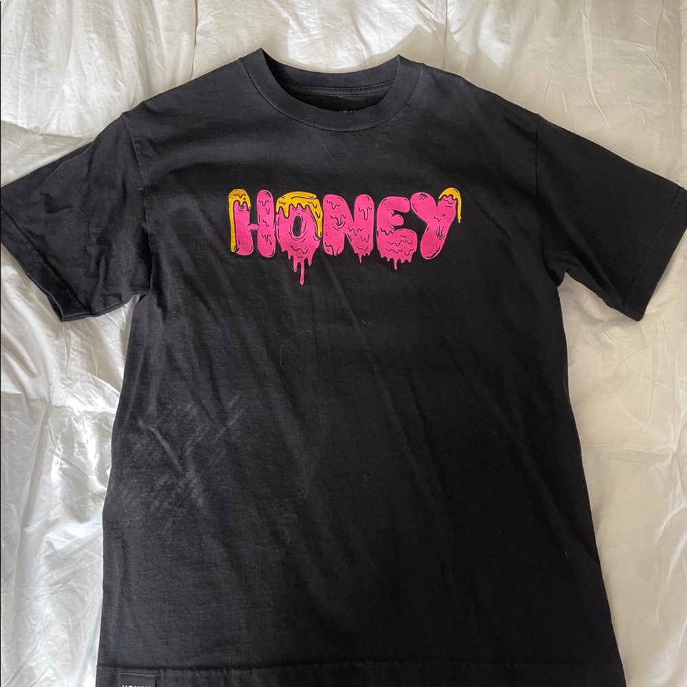 100% cotton black pink honey t shirt.